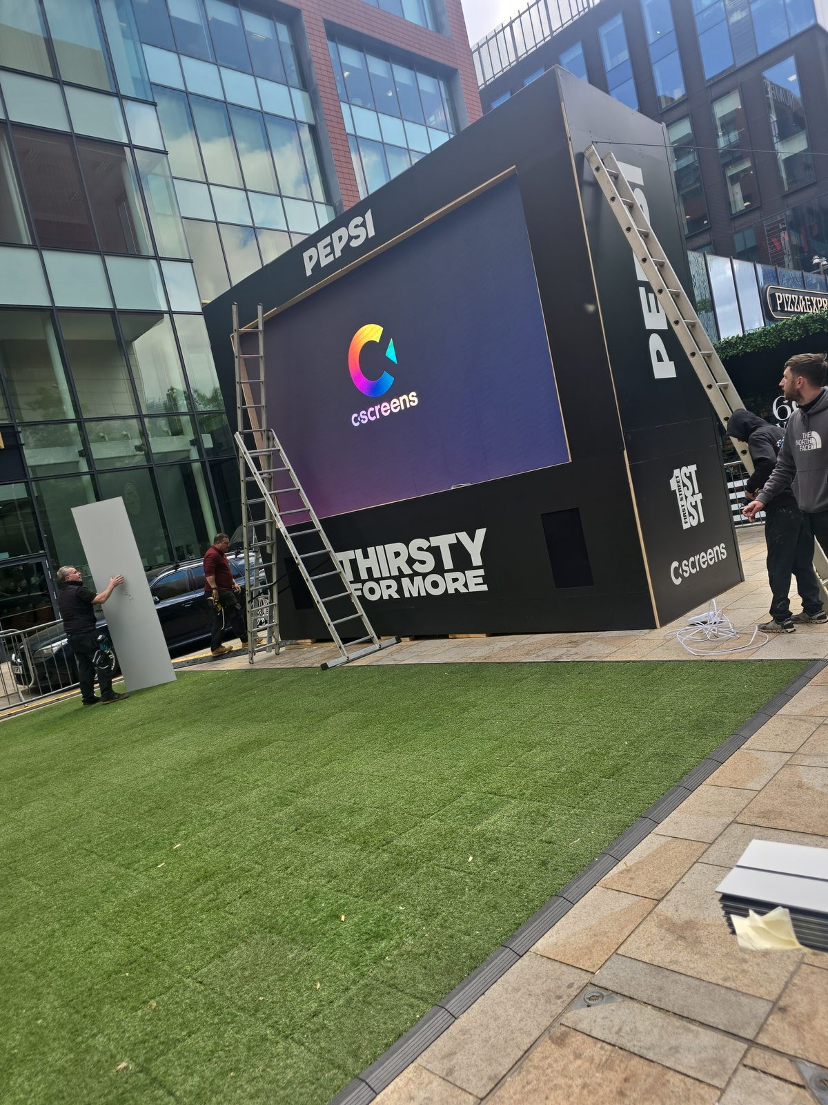 Commercial outdoor screen installation in Manchester city centre
